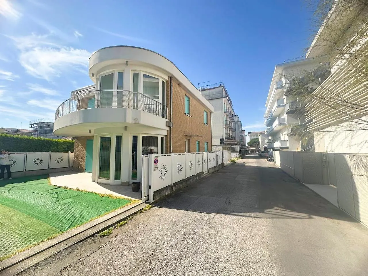 Villa Renzo- Parcheggio E Giardino Privati A Pochi Passi Dal Mare リド・ディ・イエゾロ 0*,  イタリア